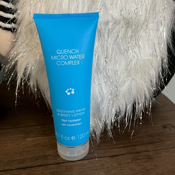 Quench Skincare New Quench Micro Water Complex Soothing Hand Body